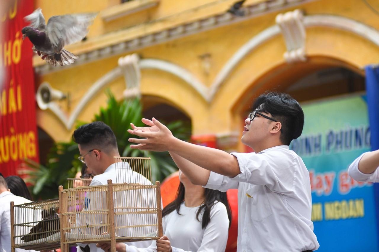 Le be giang THPT Phan Dinh Phung anh 11