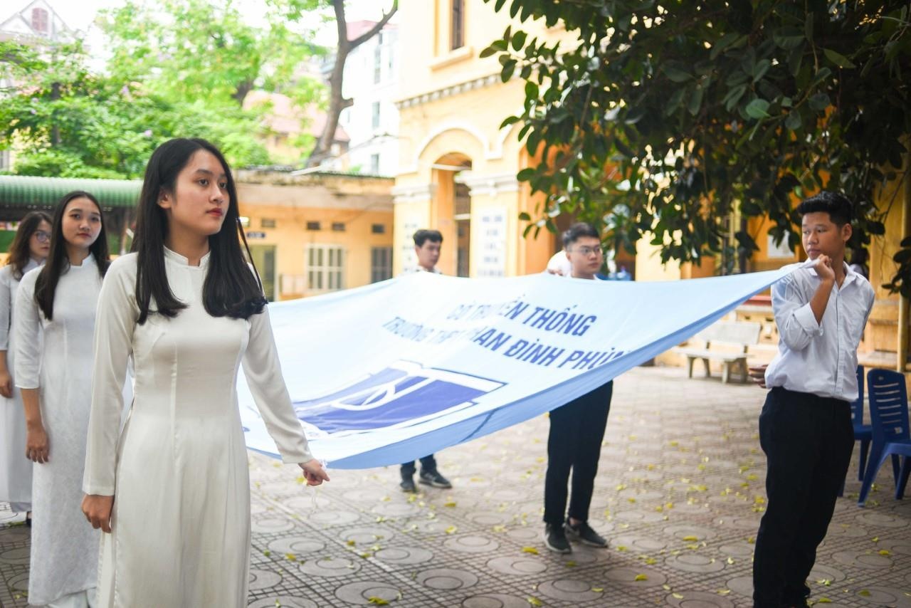 Le be giang THPT Phan Dinh Phung anh 2