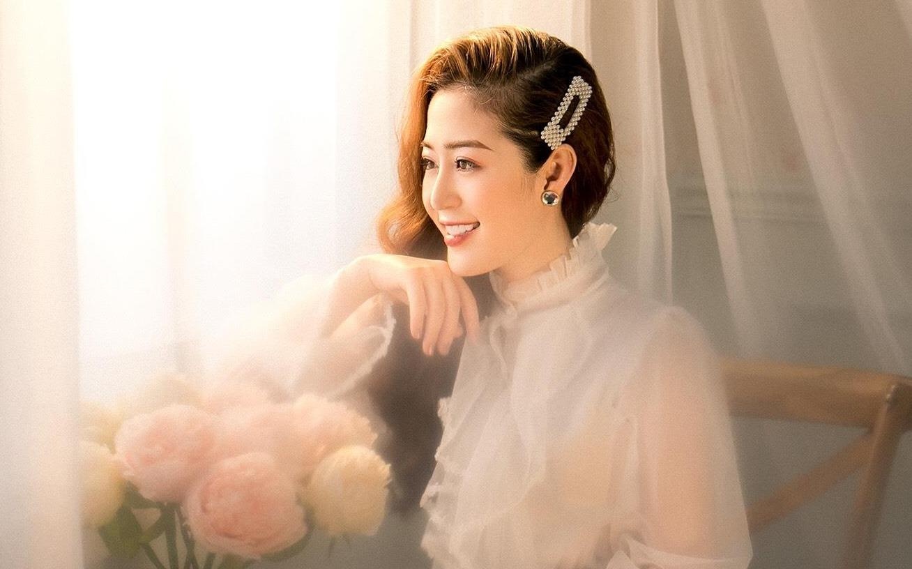 'Hot girl thoi tiet' Quang Ninh lan dau dong MV hinh anh