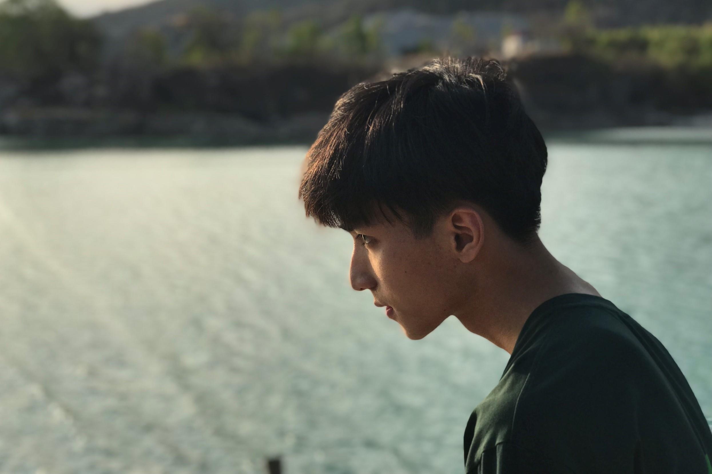 nam sinh co goc nghieng giong Son Tung M-TP anh 4