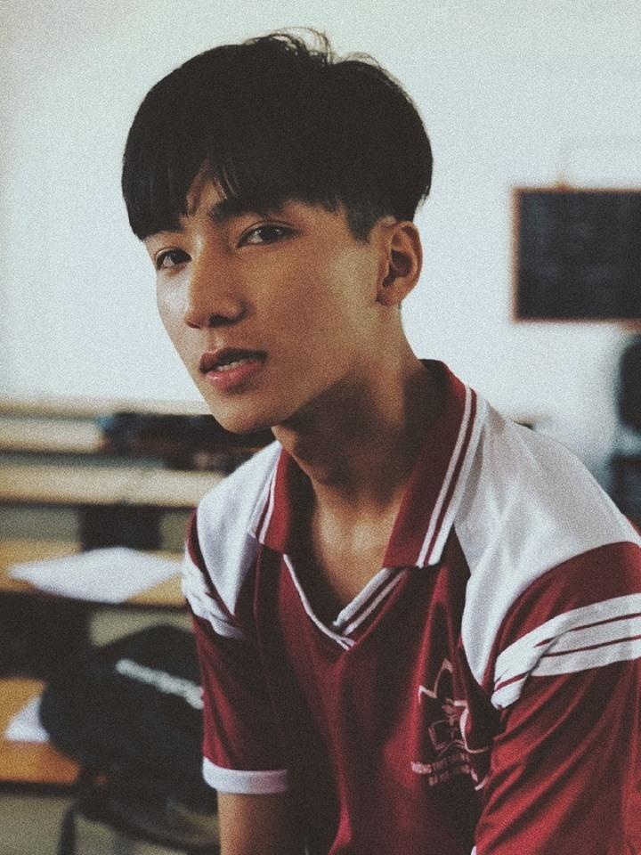 nam sinh co goc nghieng giong Son Tung M-TP anh 3