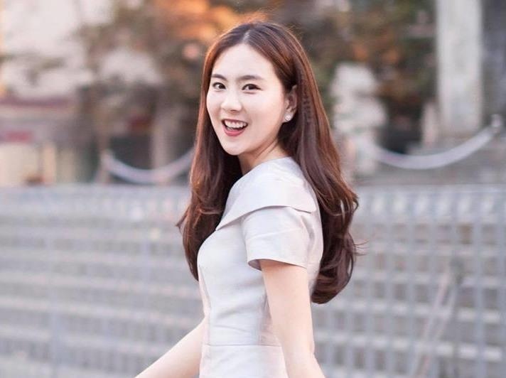 5 'co gai thoi tiet' duyen dang, da tai tren song truyen hinh hinh anh