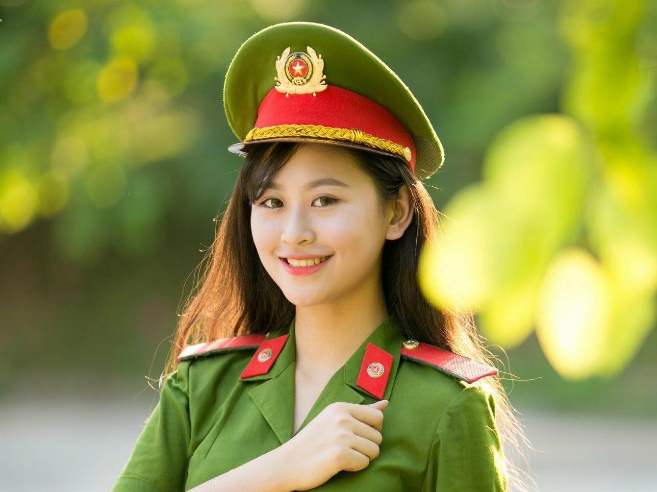 Dan nu sinh truong cong an la hoa khoi, thi sinh Hoa hau Hoan vu hinh anh