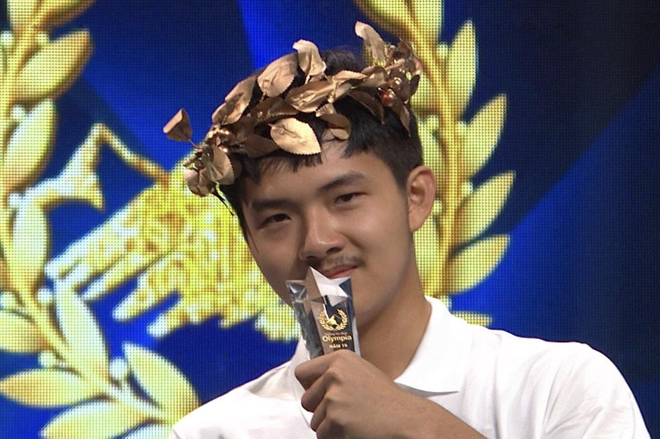 10X chuyen Nguyen Hue 'loi nguoc dong' gianh ve thi quy Olympia hinh anh