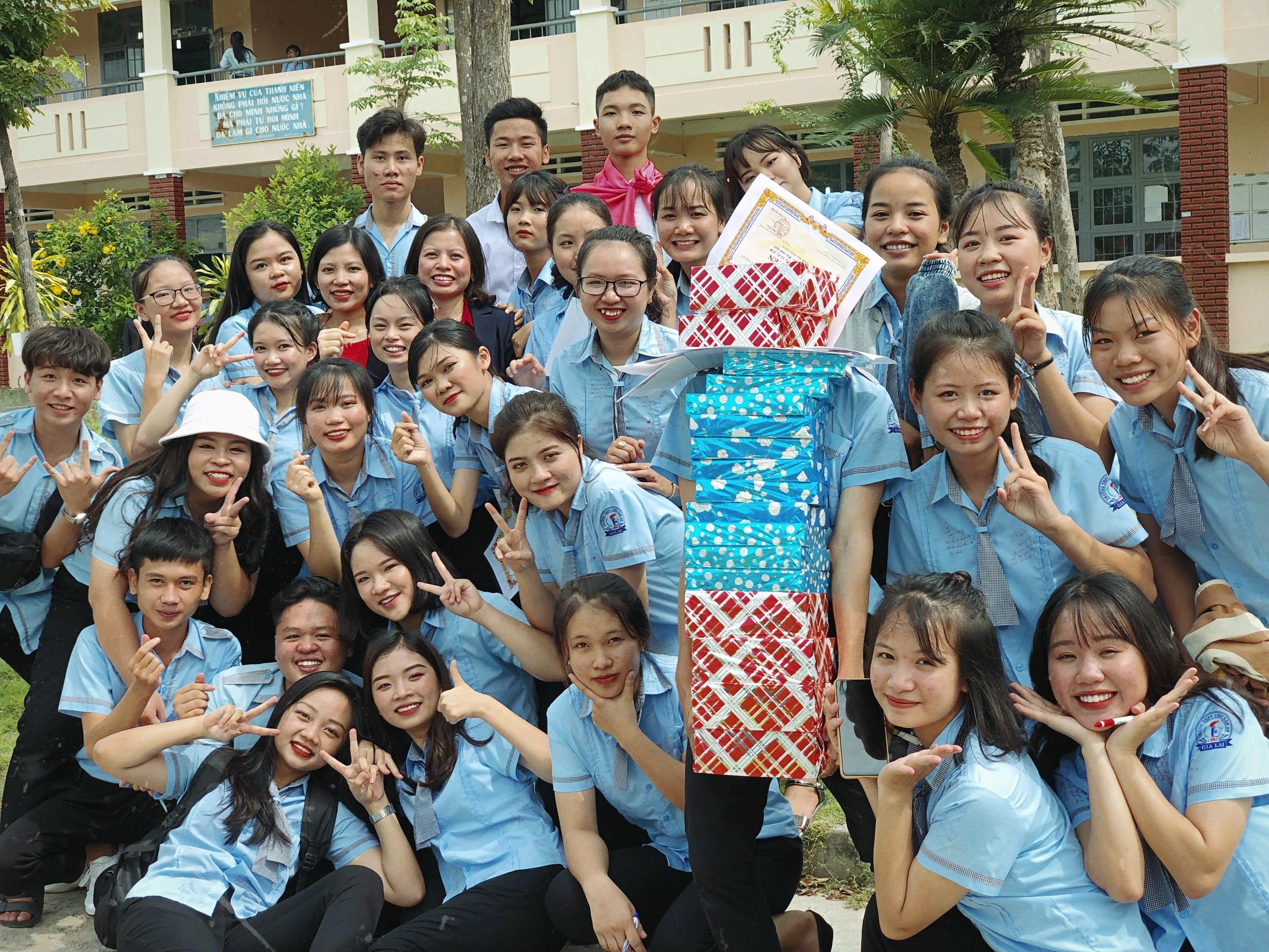 nu sinh thom ma ban trai cung lop anh 5