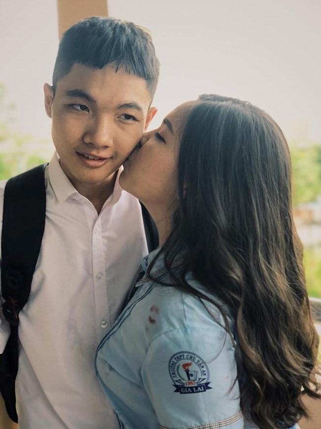 nu sinh thom ma ban trai cung lop anh 2