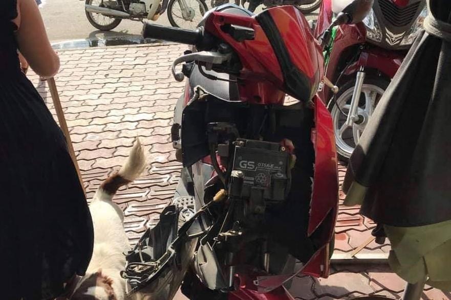 hai cô gái bị trêu ghẹo giữa phố ảnh 2 hai co gai bi treu gheo giua pho anh 2