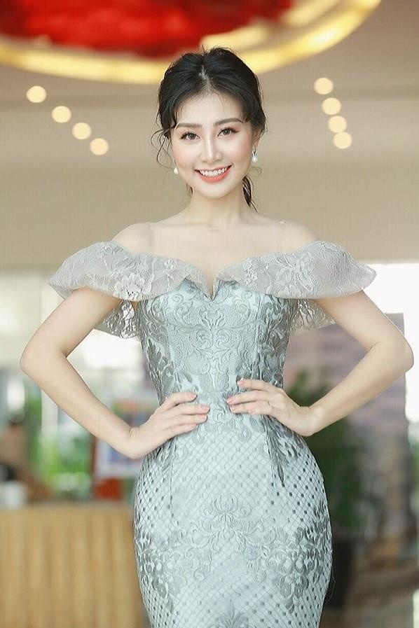 nu giam thi xinh dep o Nghe An anh 6