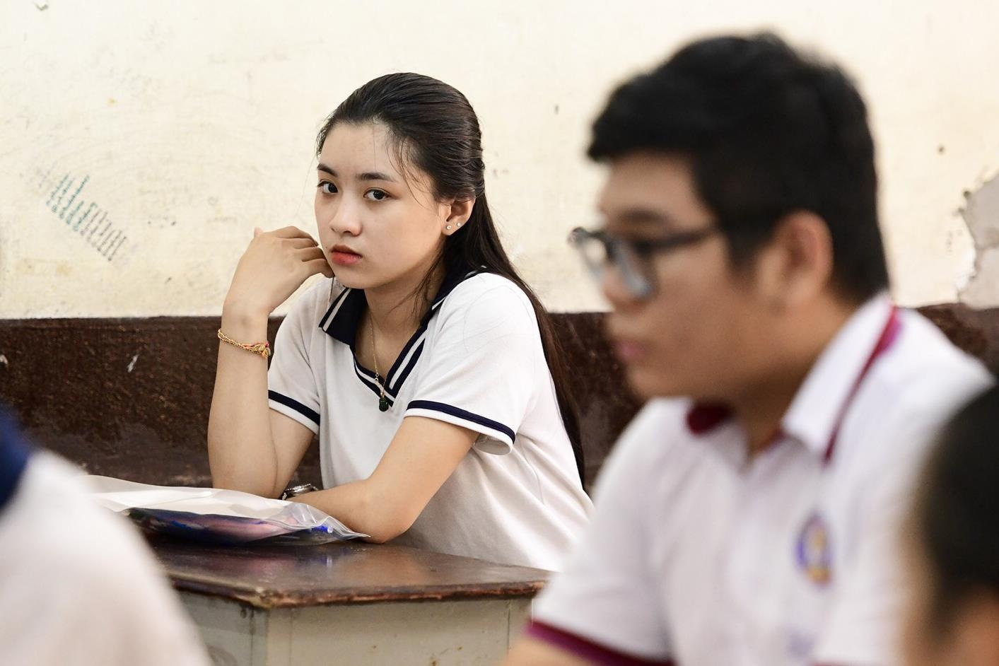 gai xinh thi THPT quoc gia anh 3