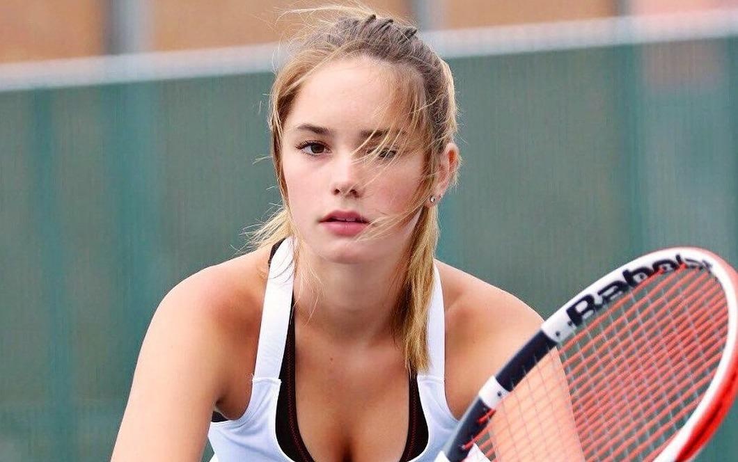 Nhan sac rang ro cua 'hot girl quan vot' My 14 tuoi hinh anh