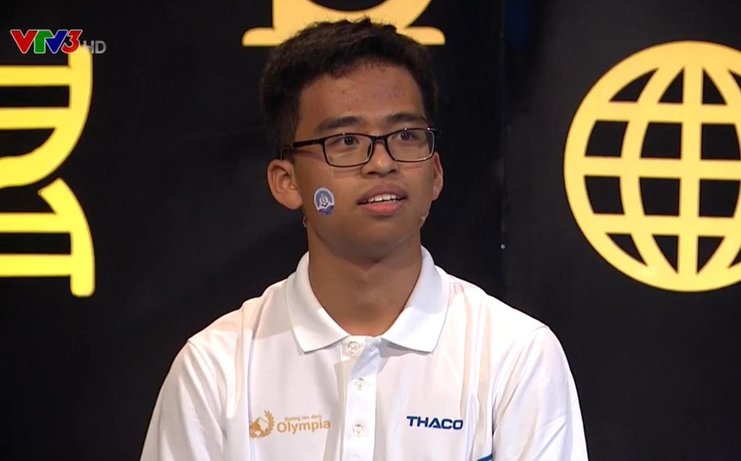 Nam sinh chuyen Thai Binh tra loi dung 8/12 cau hoi Khoi dong hinh anh