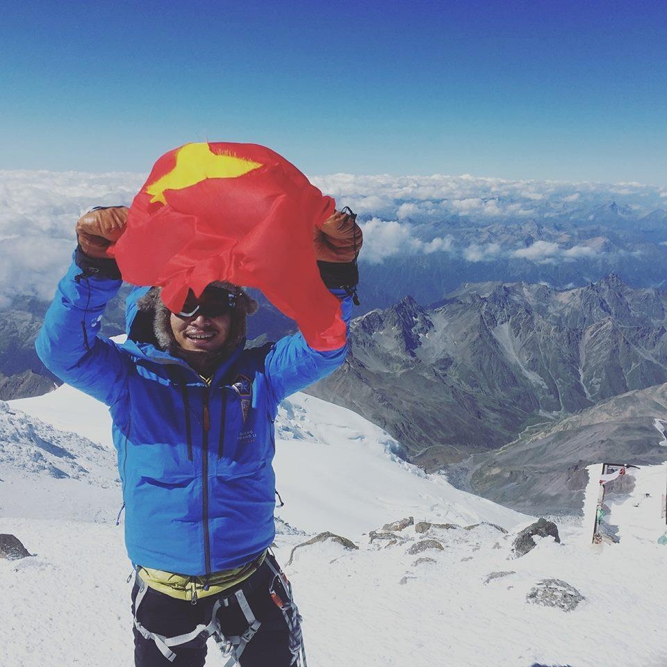 Hoang Le Giang bi to noi doi anh 2