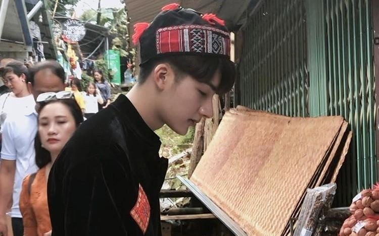 Nam sinh 2K2 khien nhieu co gai 'xin lam Mi de duoc bat ve nha' hinh anh