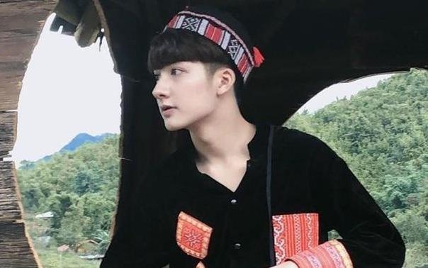 Dan nam sinh 2K gay ‘bao mang’: Tu dep trai thu sinh den body 6 mui hinh anh