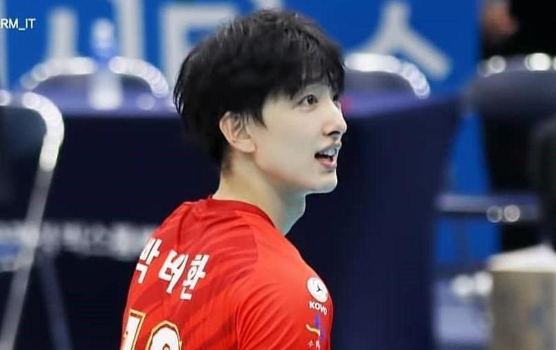 'Nam than bong chuyen' Han Quoc dep trai thu sinh, cao 1,94 m hinh anh