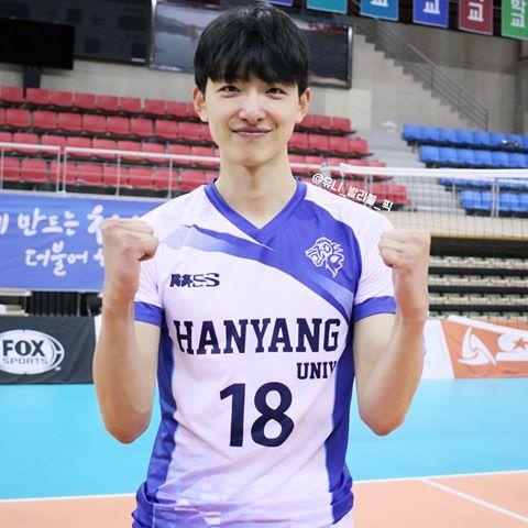 nam than bong chuyen Han Quoc anh 4