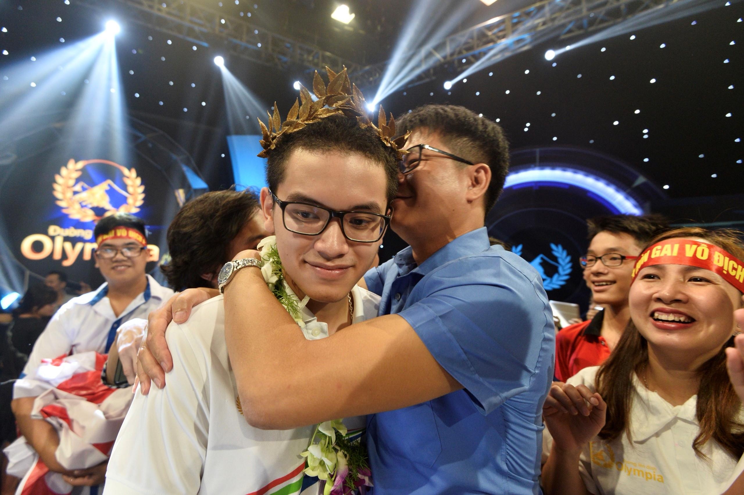 Quan quan Olympia nam 18 anh 1