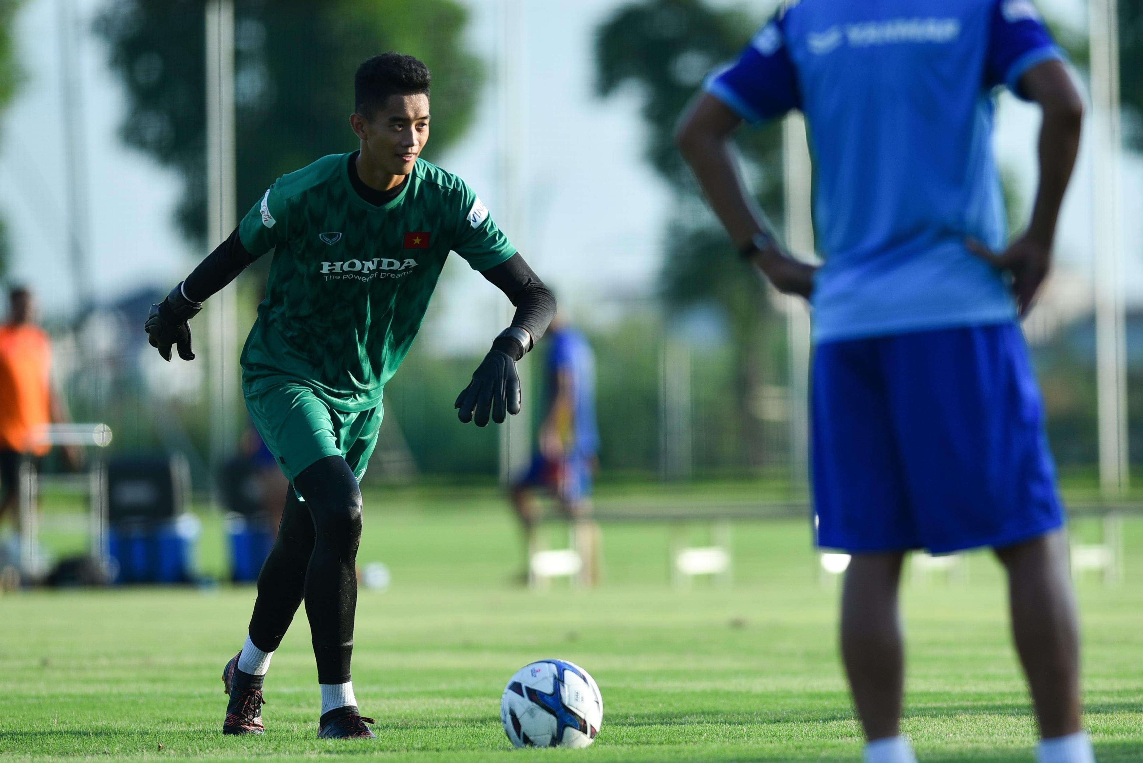 thu mon U22 cao 1, 93 m anh 1