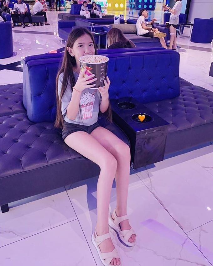 em gai Dang Van Lam anh 1