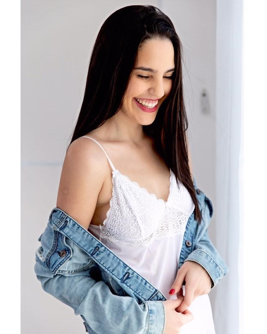 nu phi cong xinh dep anh 2