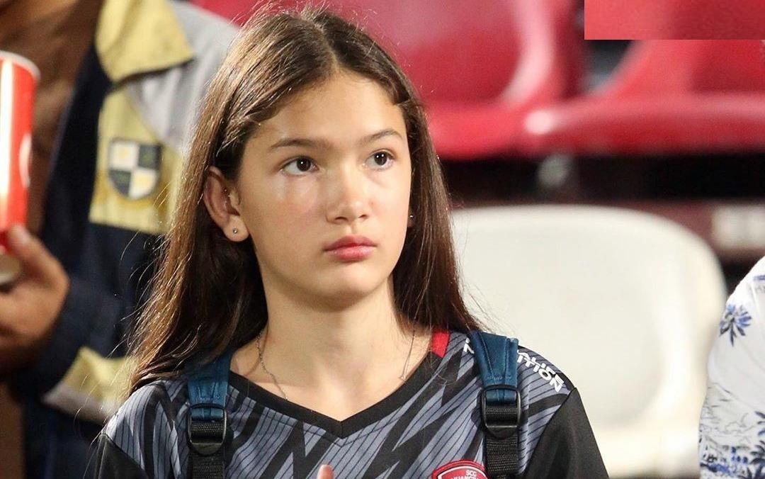 Bao Thai dang anh em gai Van Lam, khen 'de thuong' hinh anh