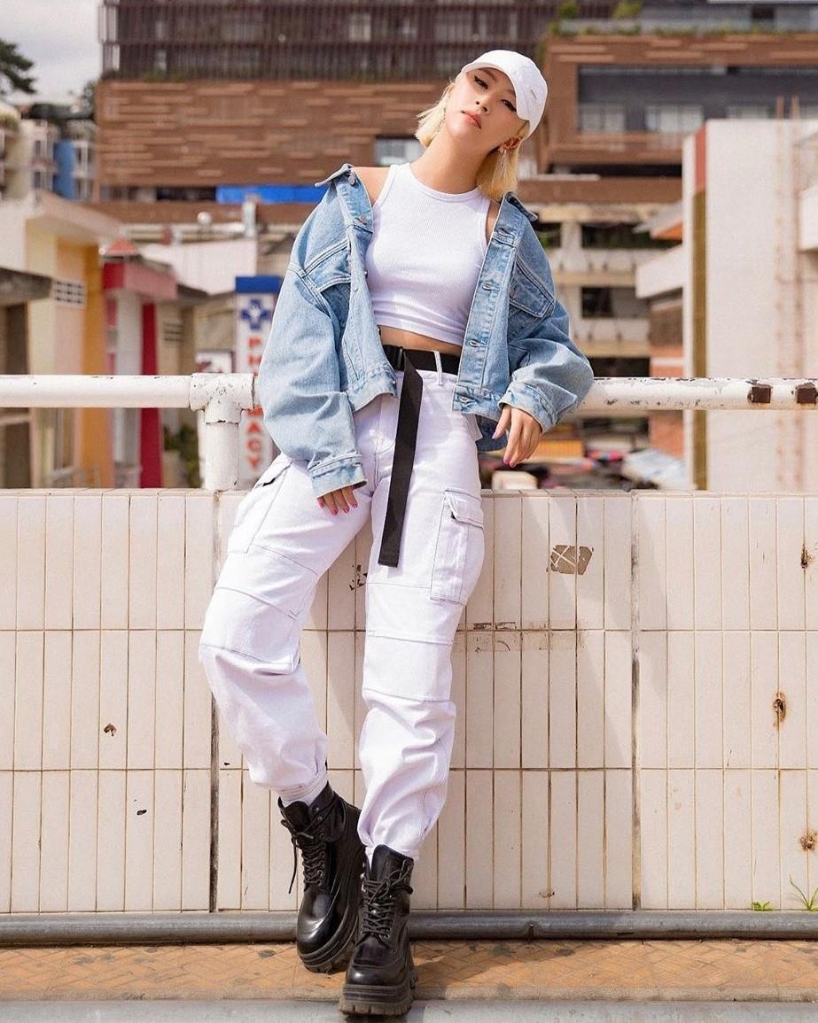 hot girl cung tuoi anh 10