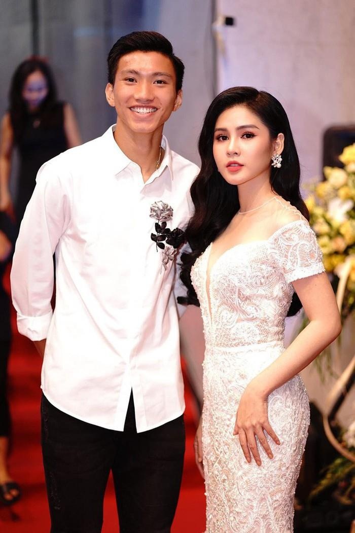 hot girl choi than voi cau thu anh 4