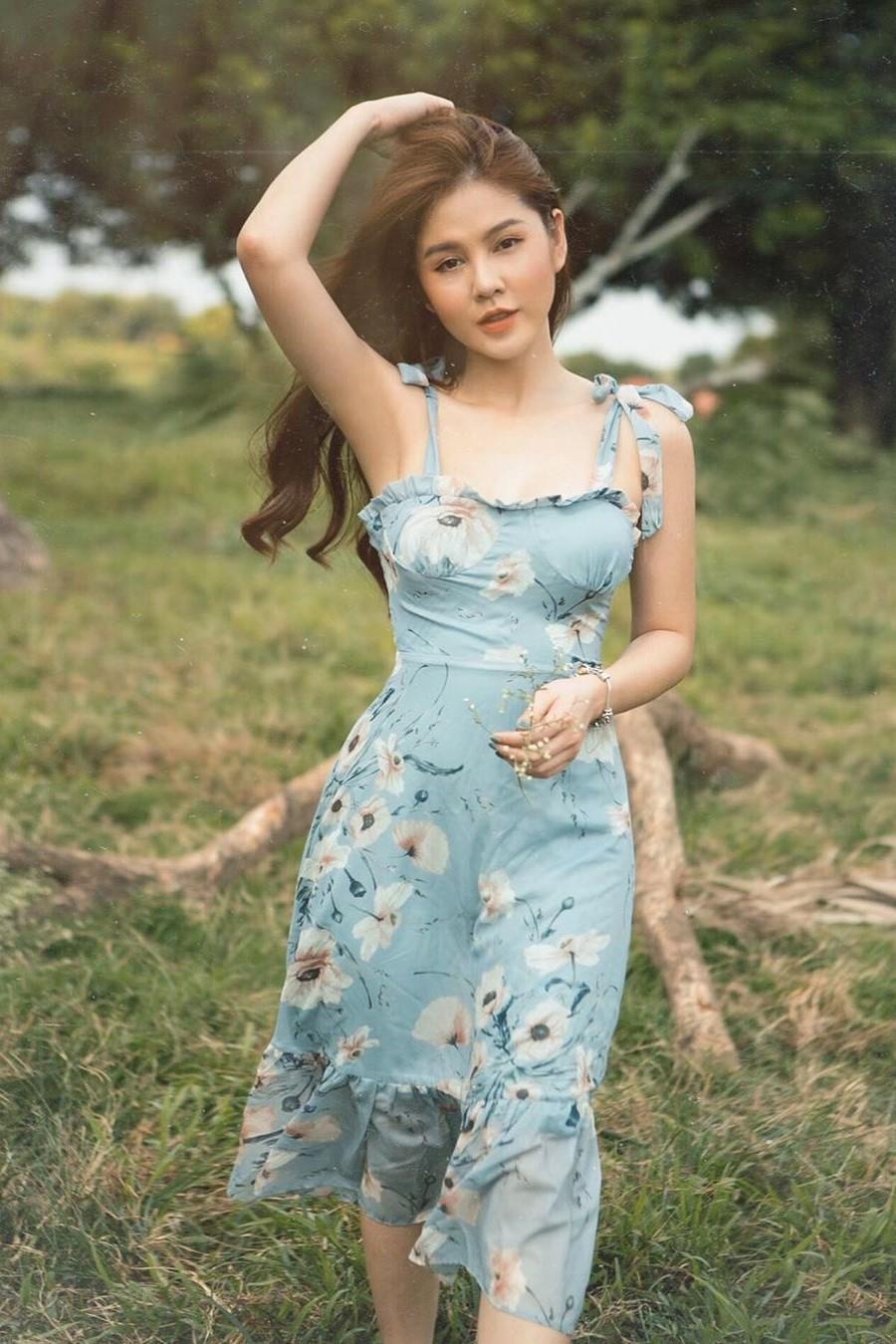 hot girl choi than voi cau thu anh 5