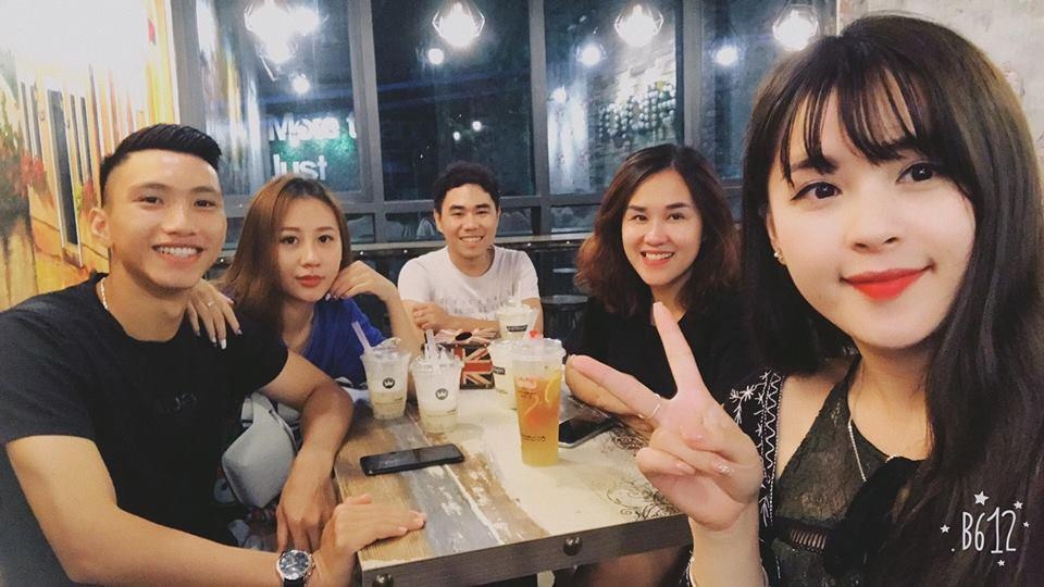 hot girl choi than voi cau thu anh 6