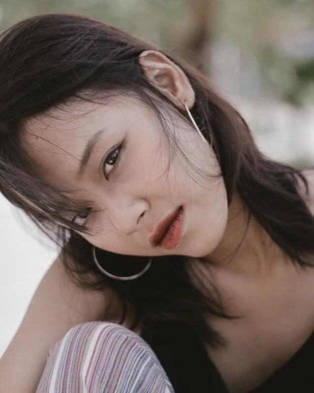 nu sinh gay chu y trong ngay khai giang anh 8