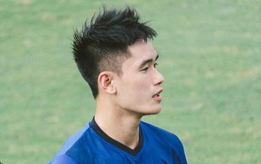 Trung ve duoc hoi fan girl chu y sau tran gap U22 Trung Quoc hinh anh