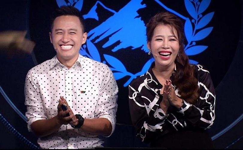 Thi sinh Olympia boi roi den muc gioi thieu nham bo tren truyen hinh hinh anh