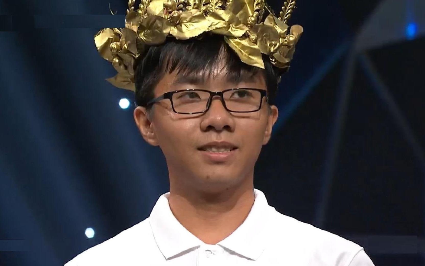 Nam sinh co diem ky luc va cac thanh tich an tuong cua Olympia nam 19 hinh anh