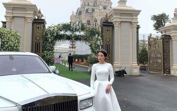 Nhung dam cuoi dat do, moi nguoi noi tieng toi bieu dien gay chu y hinh anh