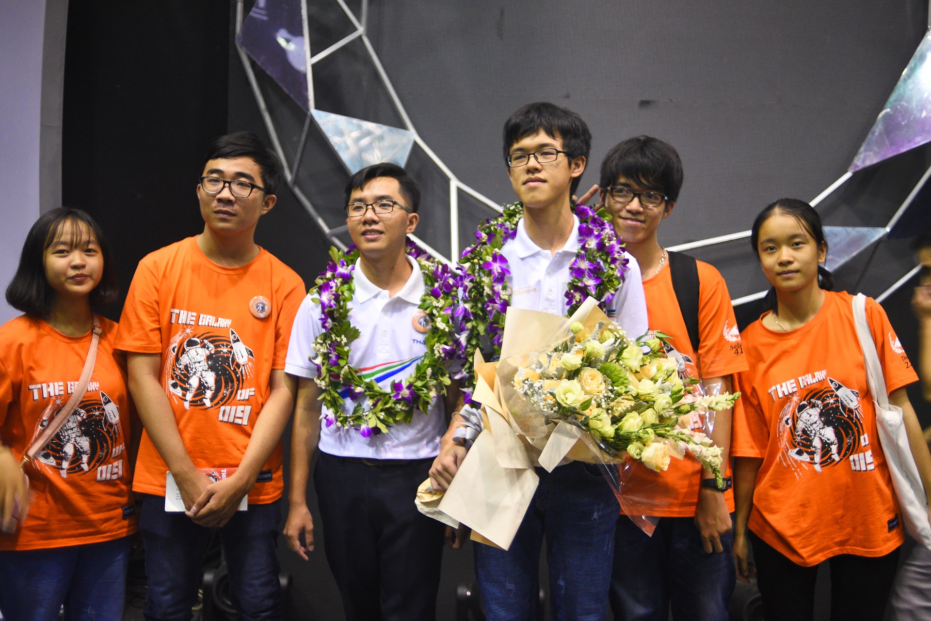 Duong len dinh Olympia anh 8