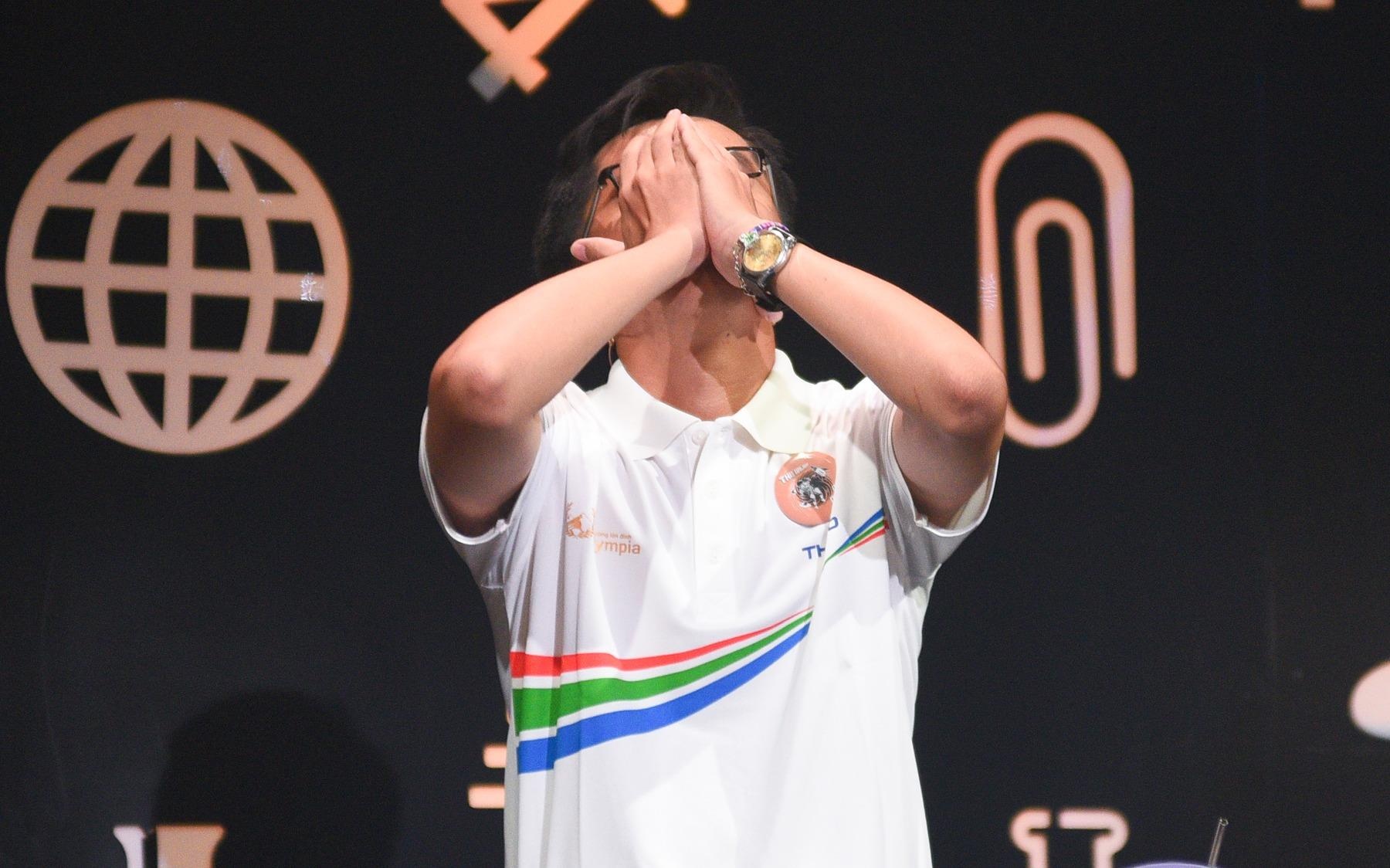 Nhung giot nuoc mat roi trong chung ket 'Duong len dinh Olympia' hinh anh