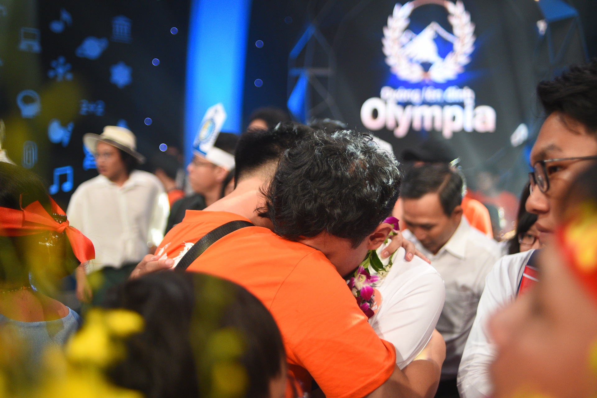 Duong len dinh Olympia anh 10