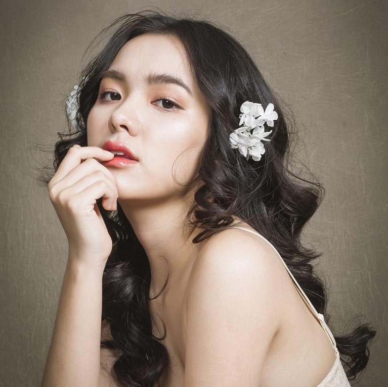 hot girl lai nhieu dong mau anh 1