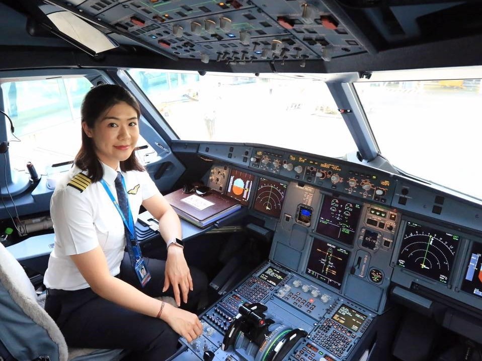 hot girl nganh hang khong anh 1