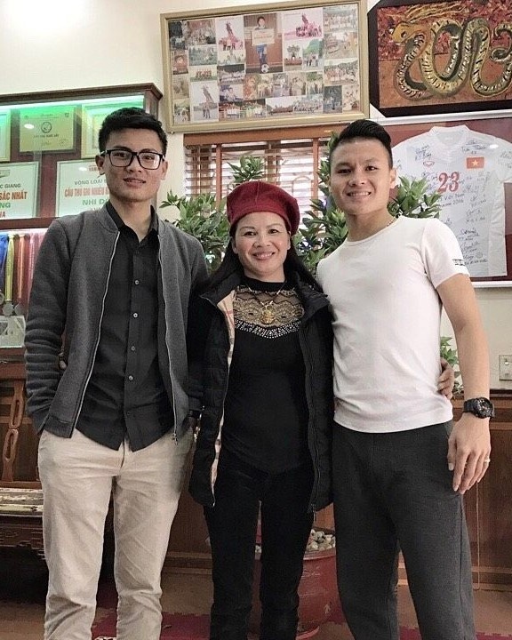 anh em trai cau thu anh 7