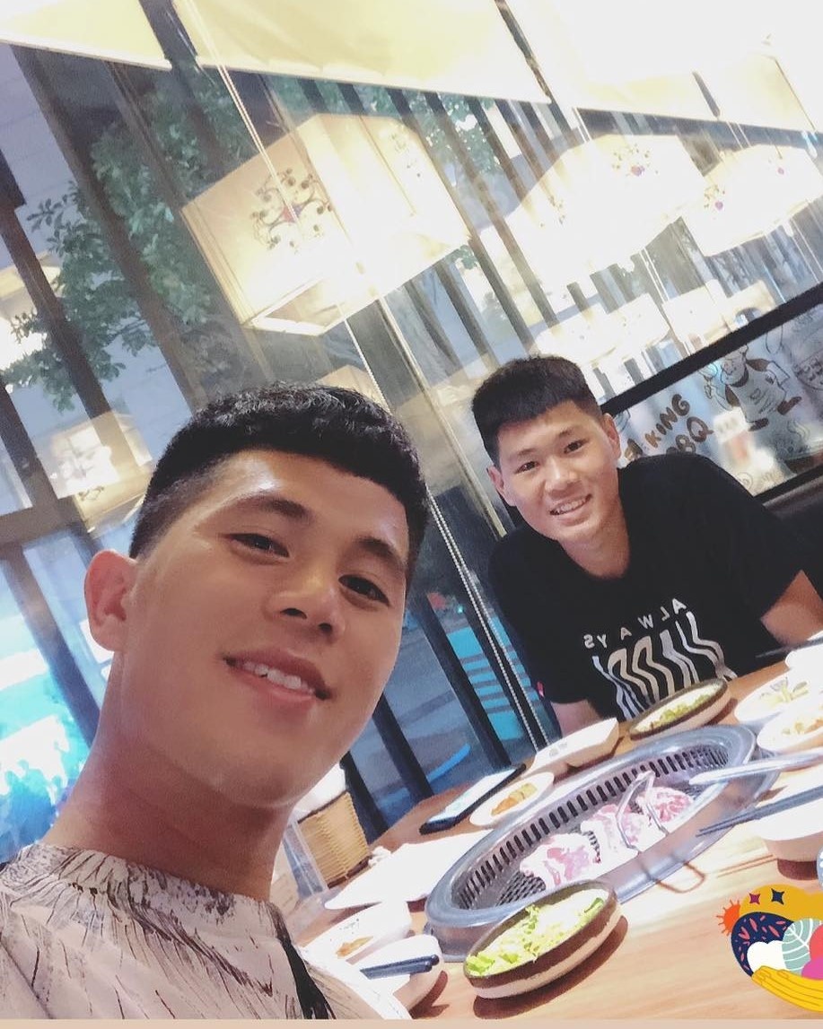 anh em trai cau thu anh 4