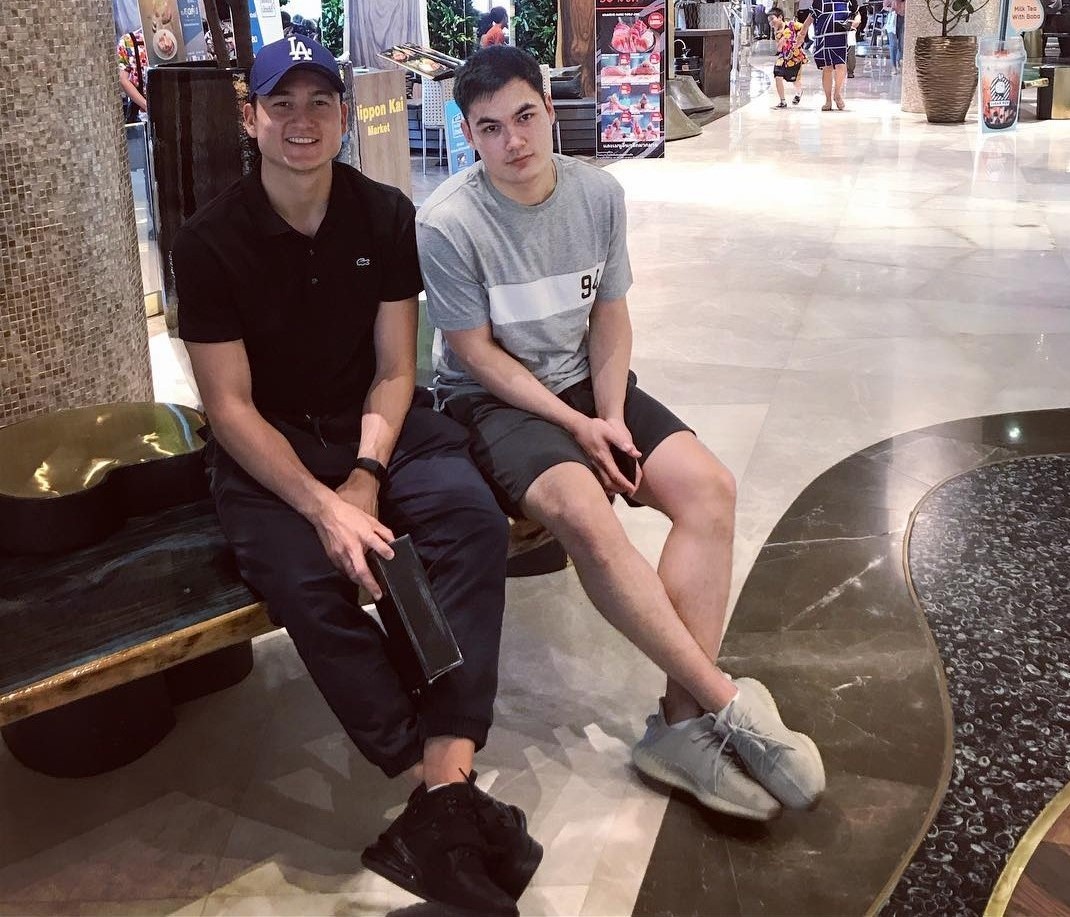 anh em trai cau thu anh 8