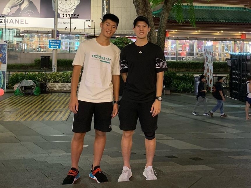 anh em trai cau thu anh 2