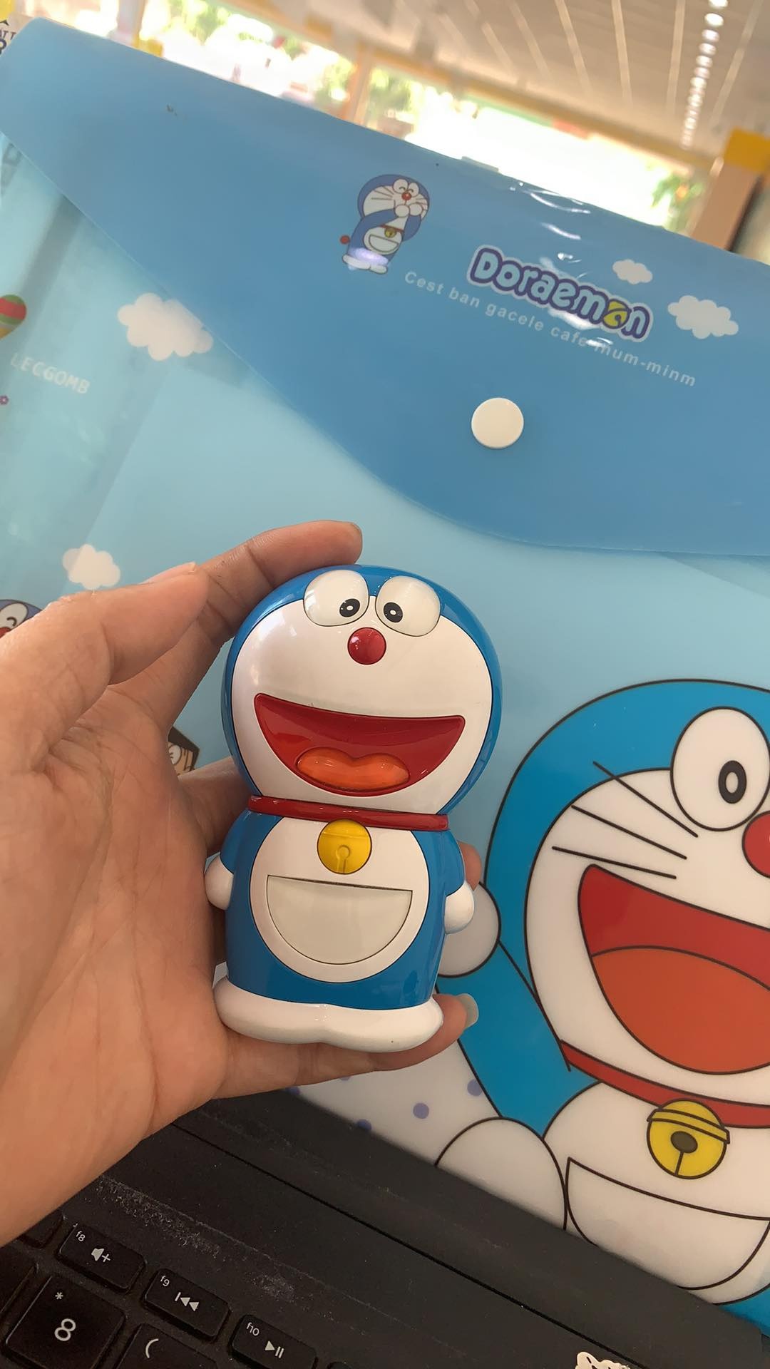 cô gái trang trí phòng toàn Doraemon ảnh 7 co gai trang tri phong toan Doraemon anh 7