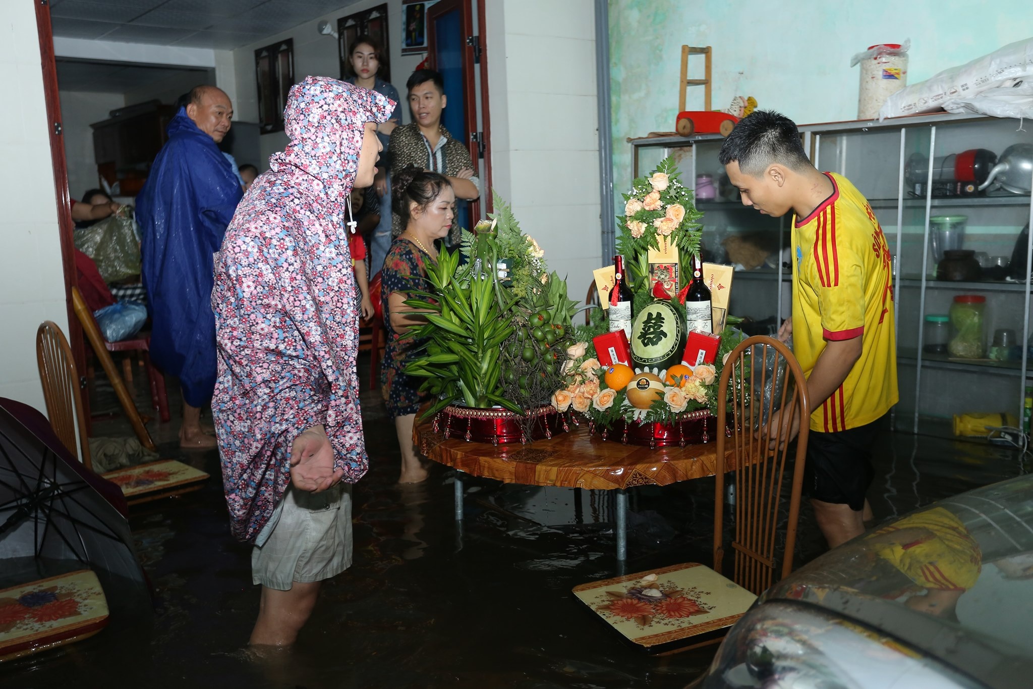 đám cưới lụt lội ở Nghệ An ảnh 2 dam cuoi lut loi o Nghe An anh 2