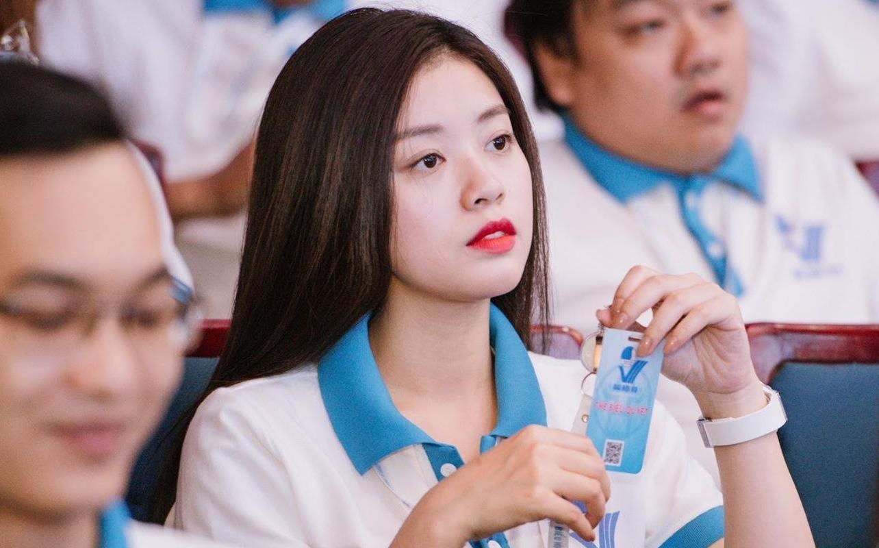 Thu khoa Nhac vien Ha Noi gay thuong nho khi vo tinh duoc chup len hinh anh