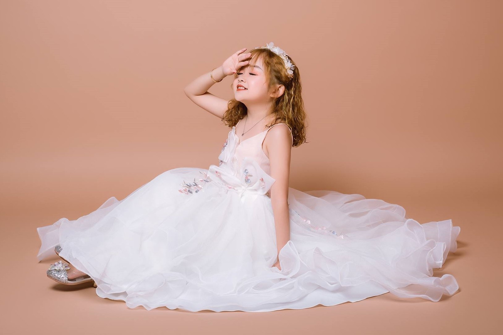 cô gái 20 tuổi chỉ cao 1, 25 m ảnh 1 co gai 20 tuoi chi cao 1, 25 m anh 1