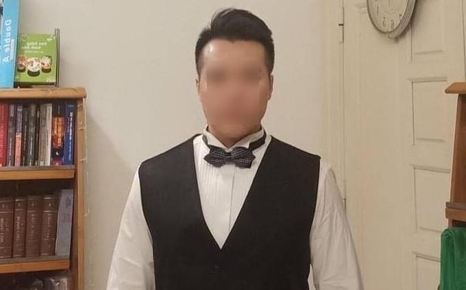 Robert Chen - chu nhan cau ‘sao minh phai tra loi ban’ bi quay roi hinh anh