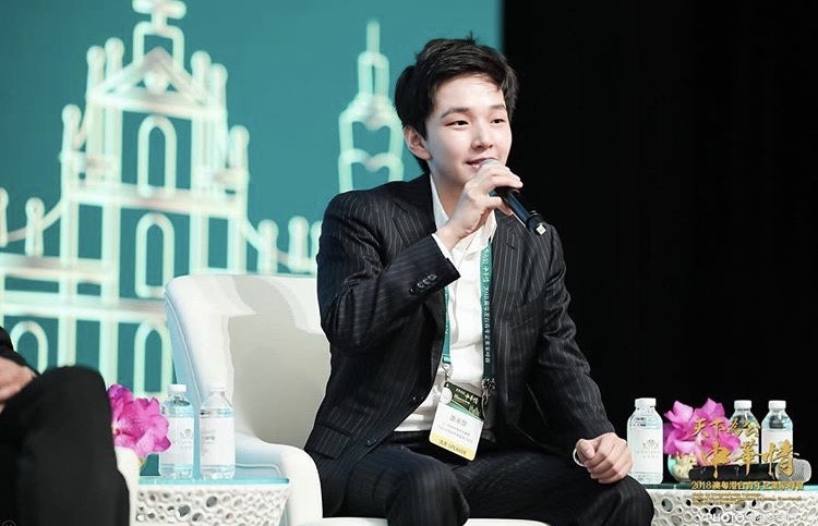 thieu gia chau A anh 1