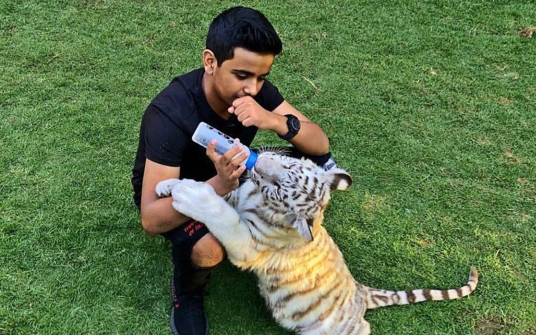 4 thieu gia chau A: Nguoi la ty phu sau mot dem, nguoi co 500 dong vat hinh anh